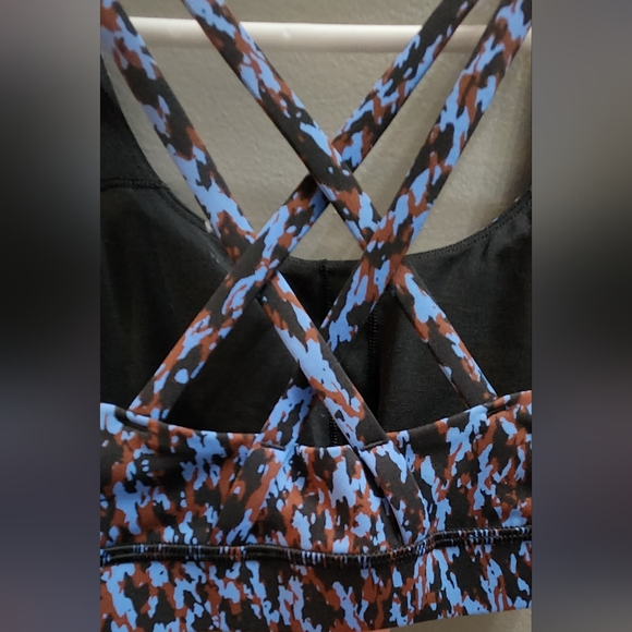 Lululemon Energy Bra Size 6 - Picture 6 of 7